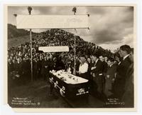 [Photograph of Doukhobor crowd at the funeral of Peter Verigin, 1859-1924, 1924 November 2]