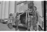 Grain workers pickets UGG [United Grain Growers Limited]