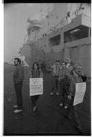 Trade union picket on South African ship, Centerm Pier
