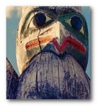 Picture of a totem from the George and Joanne MacDonald Northwest Coast Image Archive